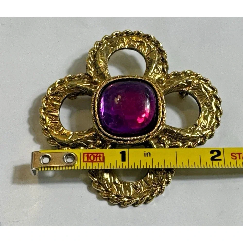 Unbranded ornate gold